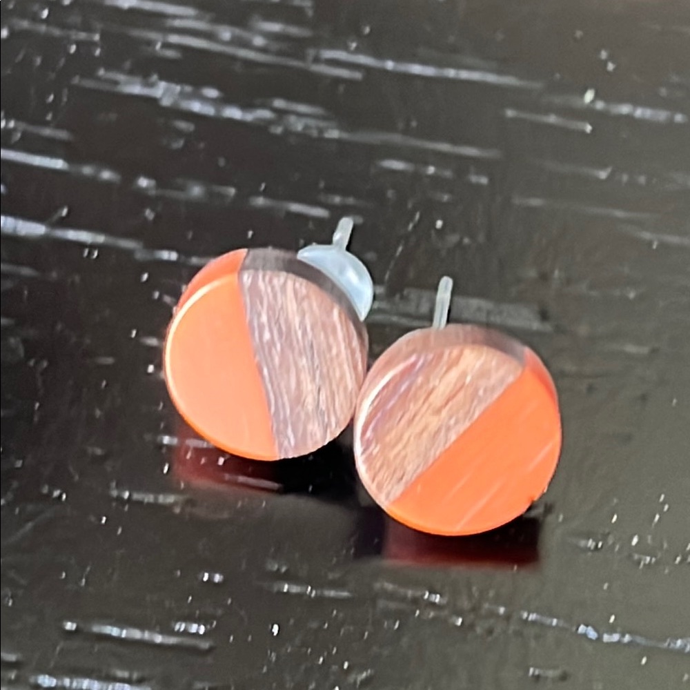 Elegant Orange acrylic and Brown wood  Stud Earrings-NWT